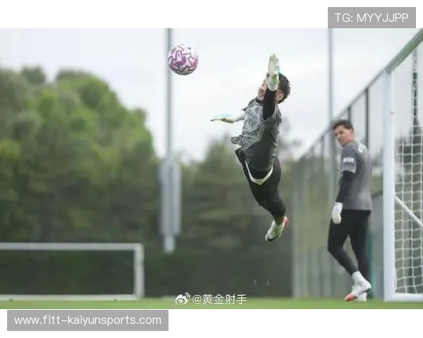 曼城门将特拉福德离队意愿与球队应对